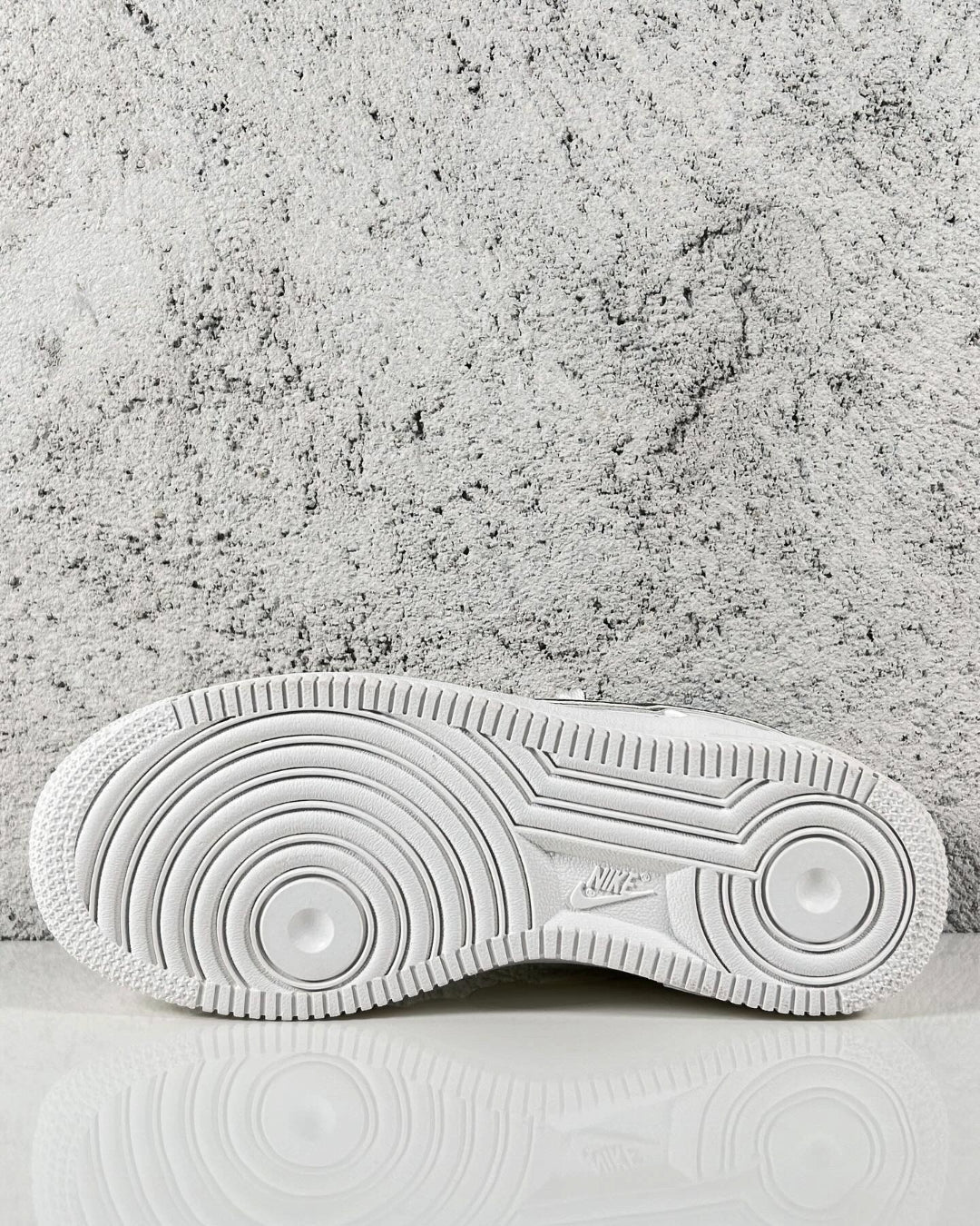 Nike Air Force 1 LV8 Off Noir