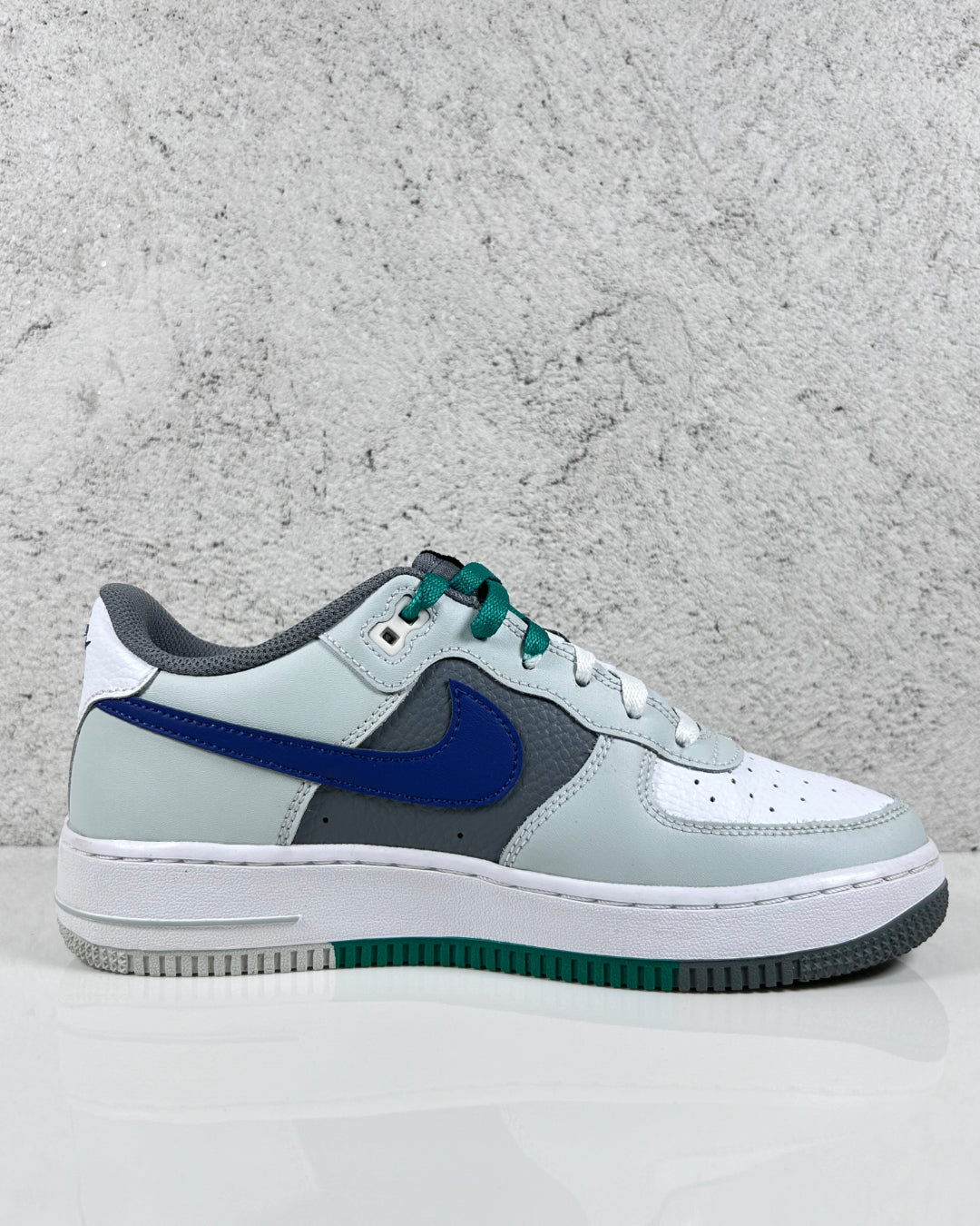 Nike Air Force 1 Low '07 LV8 Split Light Silver Deep Royal Blue