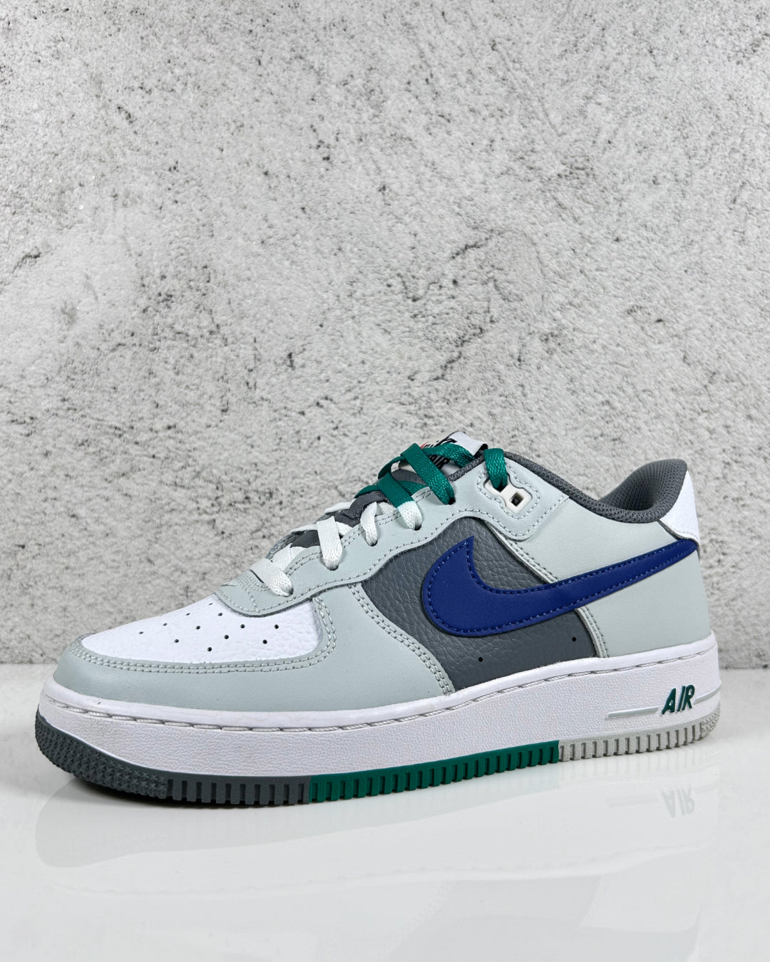 Nike Air Force 1 Low '07 LV8 Split Light Silver Deep Royal Blue