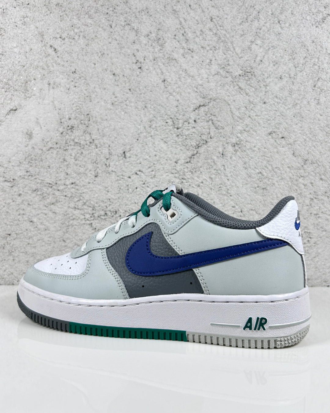 Nike Air Force 1 Low '07 LV8 Split Light Silver Deep Royal Blue