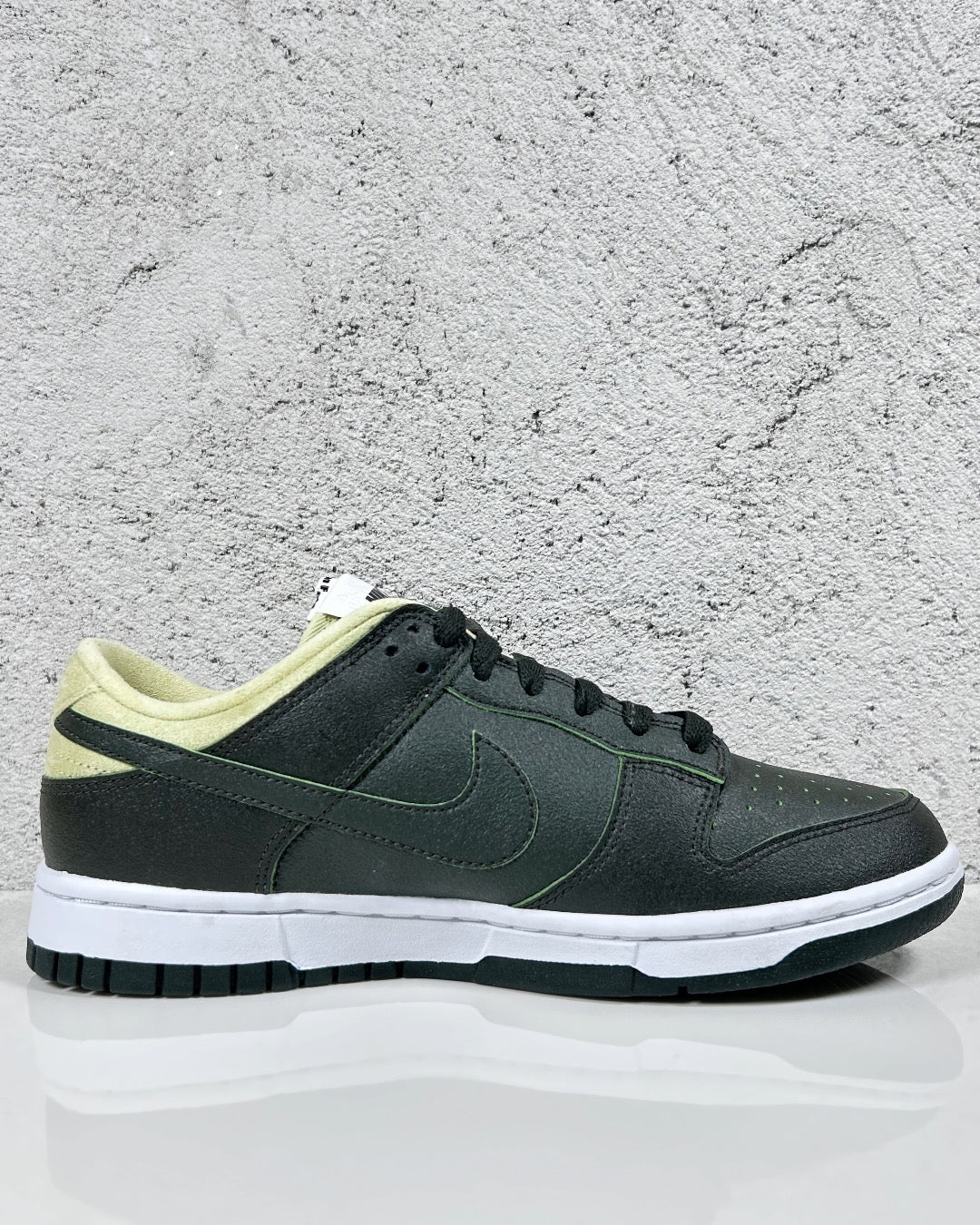 Nike Dunk Low Avocado LX