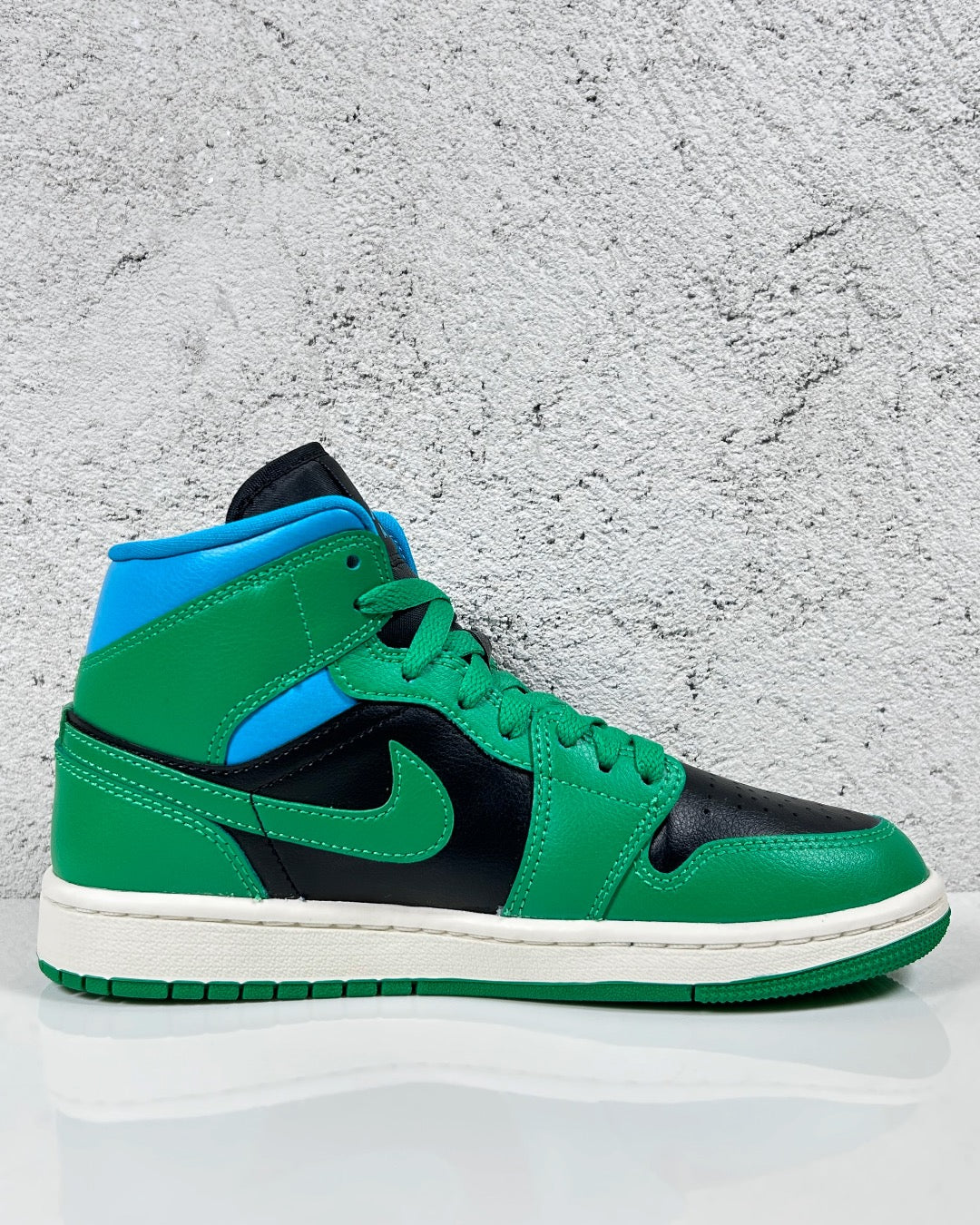 Air Jordan 1 Mid Lucky Green Aquatone
