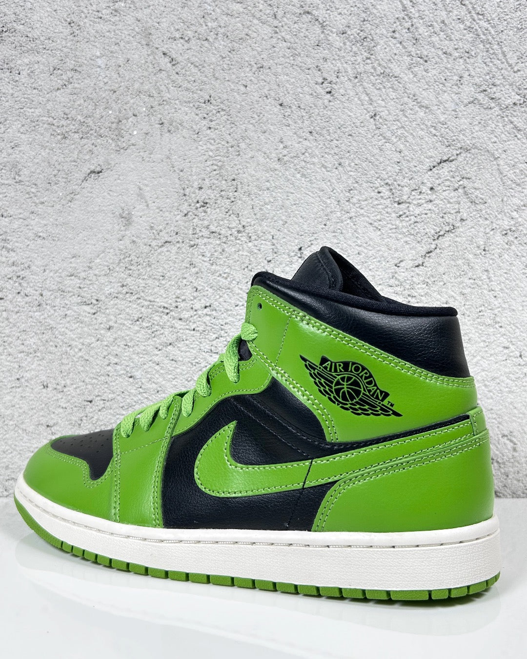 Air Jordan 1 Mid Green Black