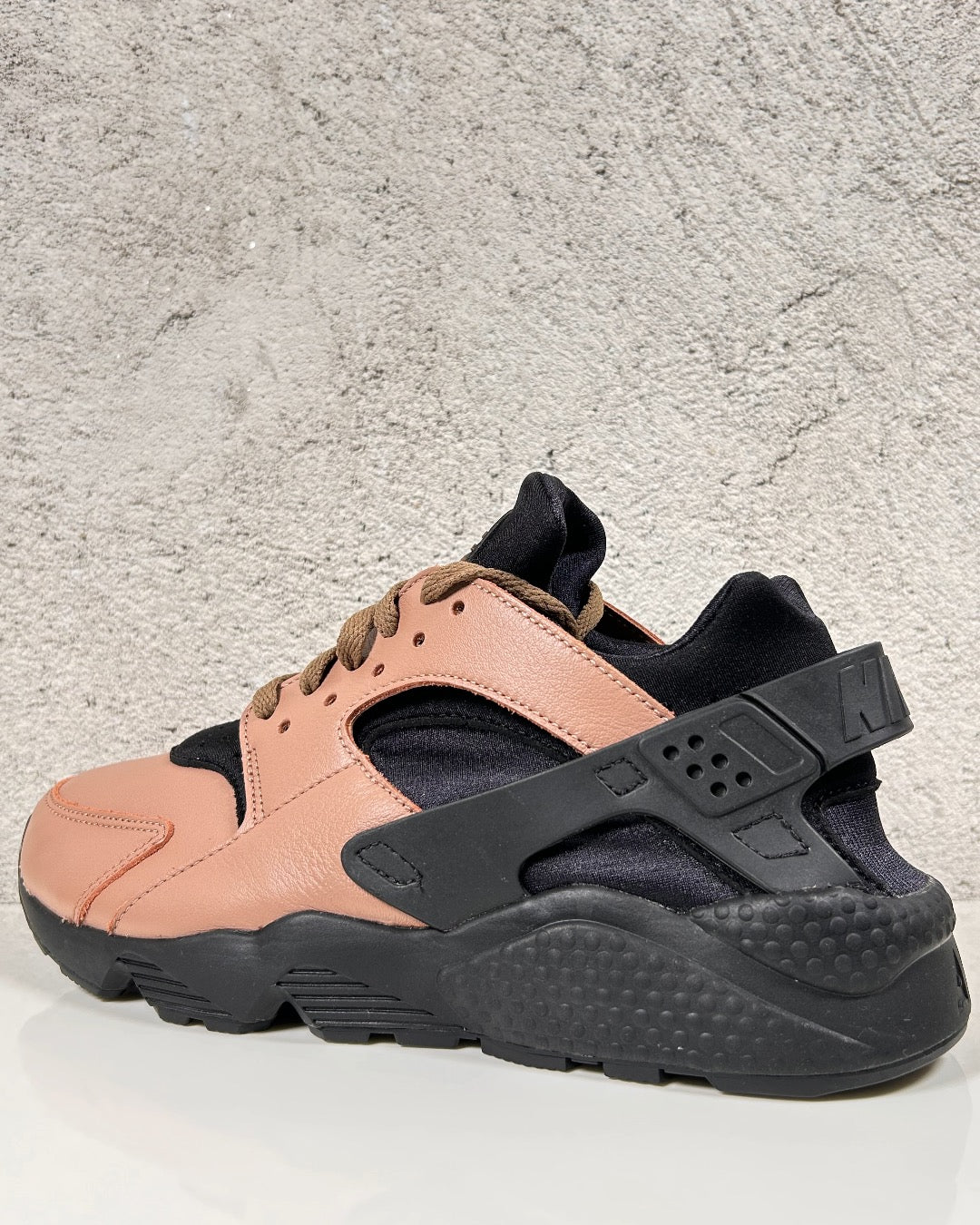 Nike Air Huarache LE Toadstool