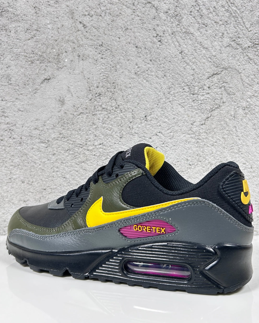 Nike Air Max 90 GORE-TEX Black Cargo Khaki
