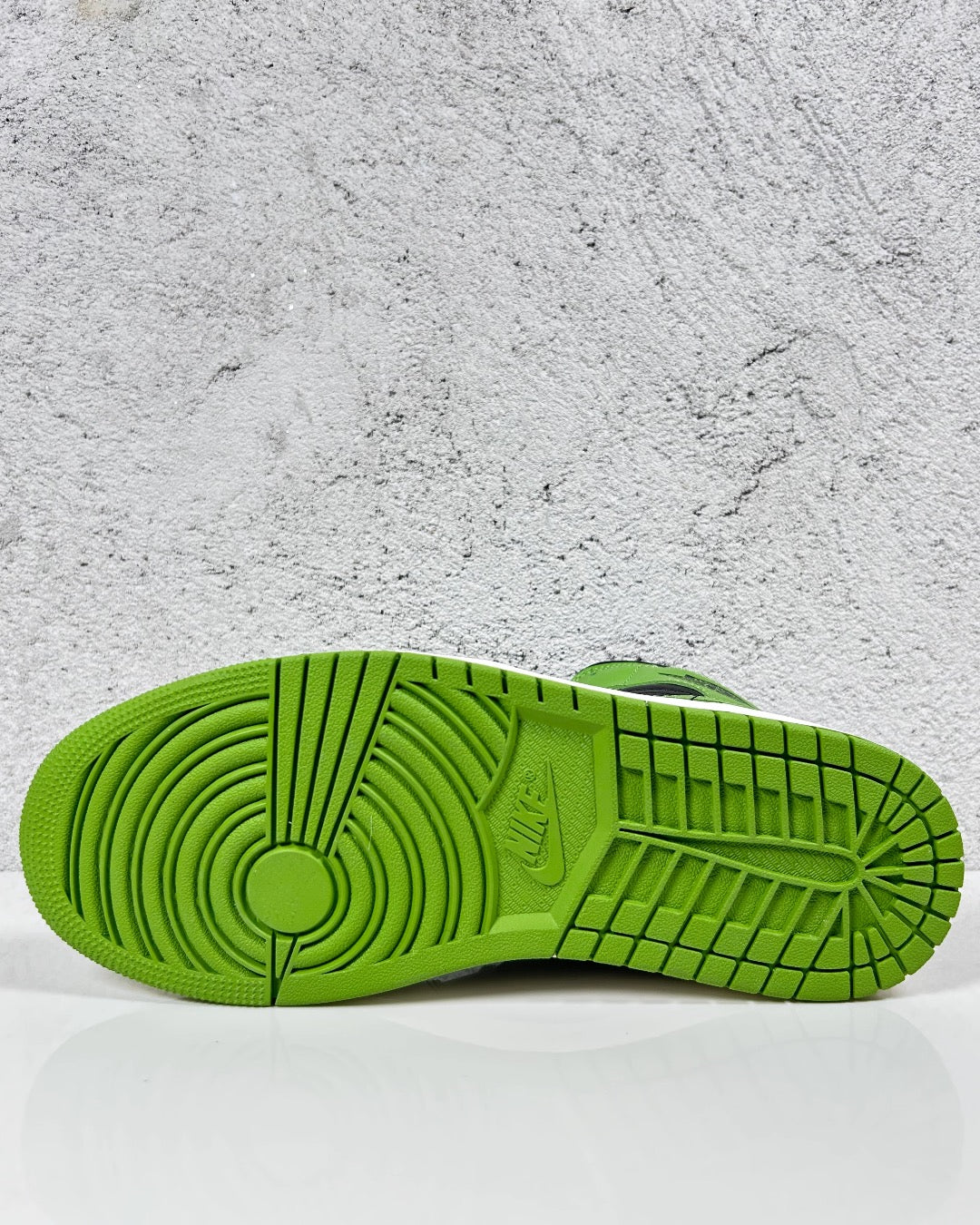 Air Jordan 1 Mid Green Black