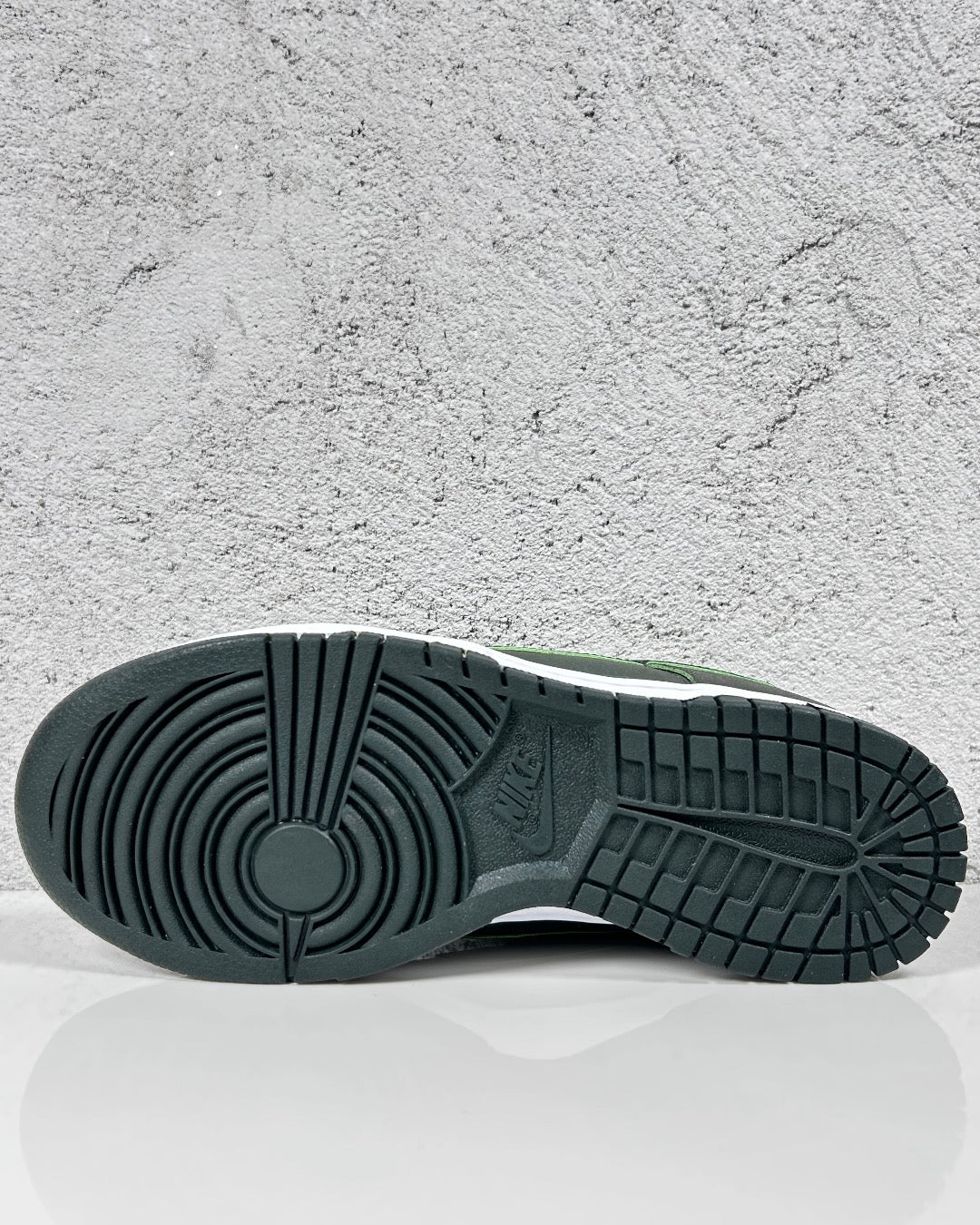Nike Dunk Low Avocado LX