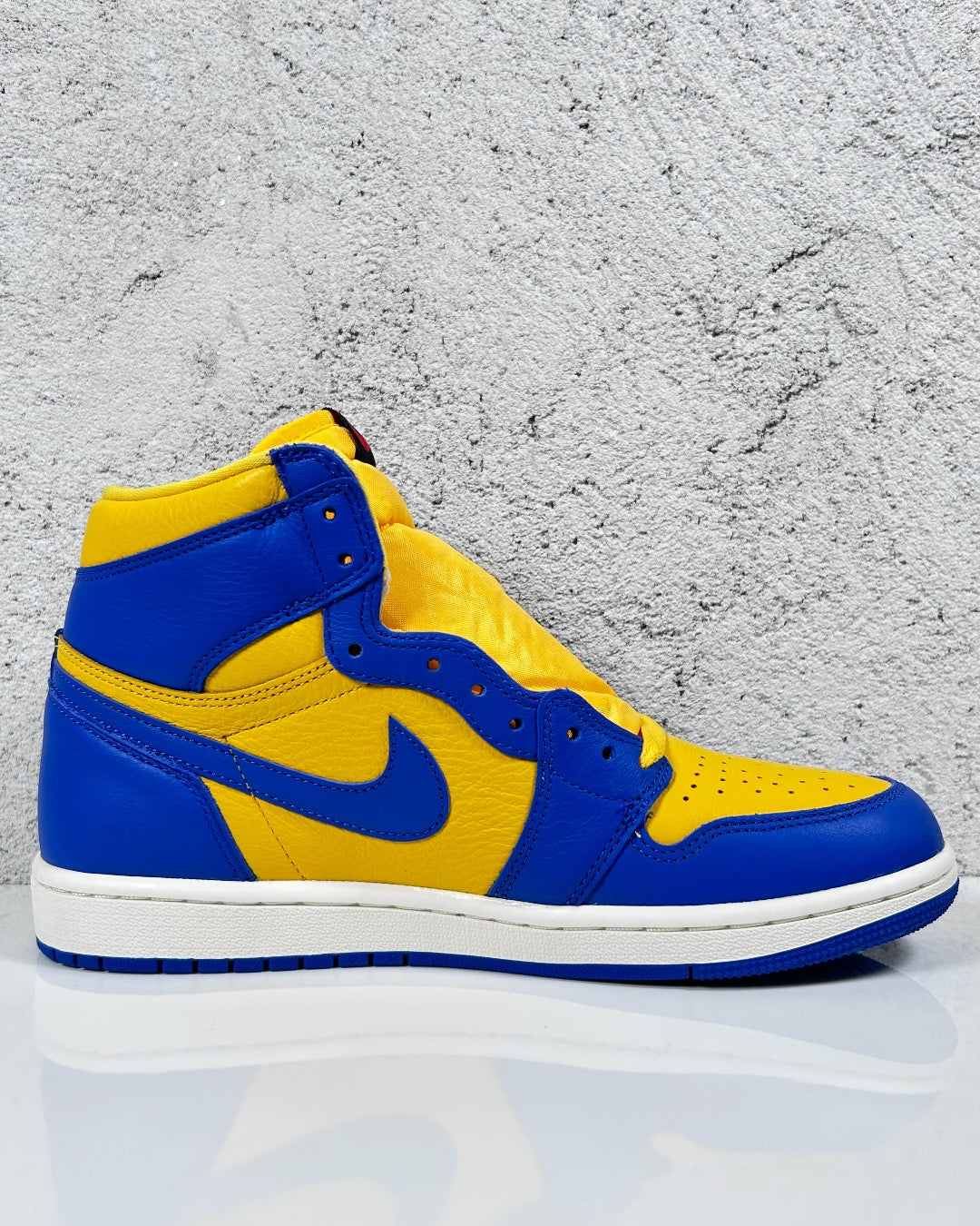 Air Jordan 1 Retro High OG Reverse Laney