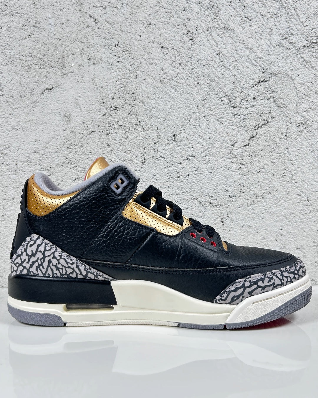 Air Jordan 3 Retro Black Cement Gold