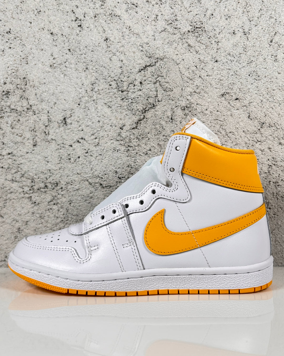 Air Jordan SP Air Ship University Gold