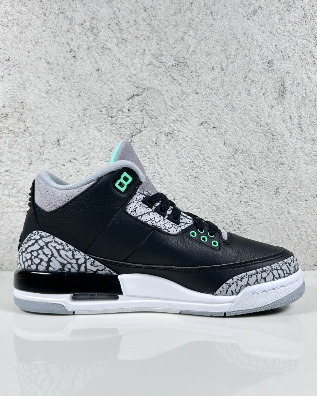 Air Jordan 3 Retro Green Glow