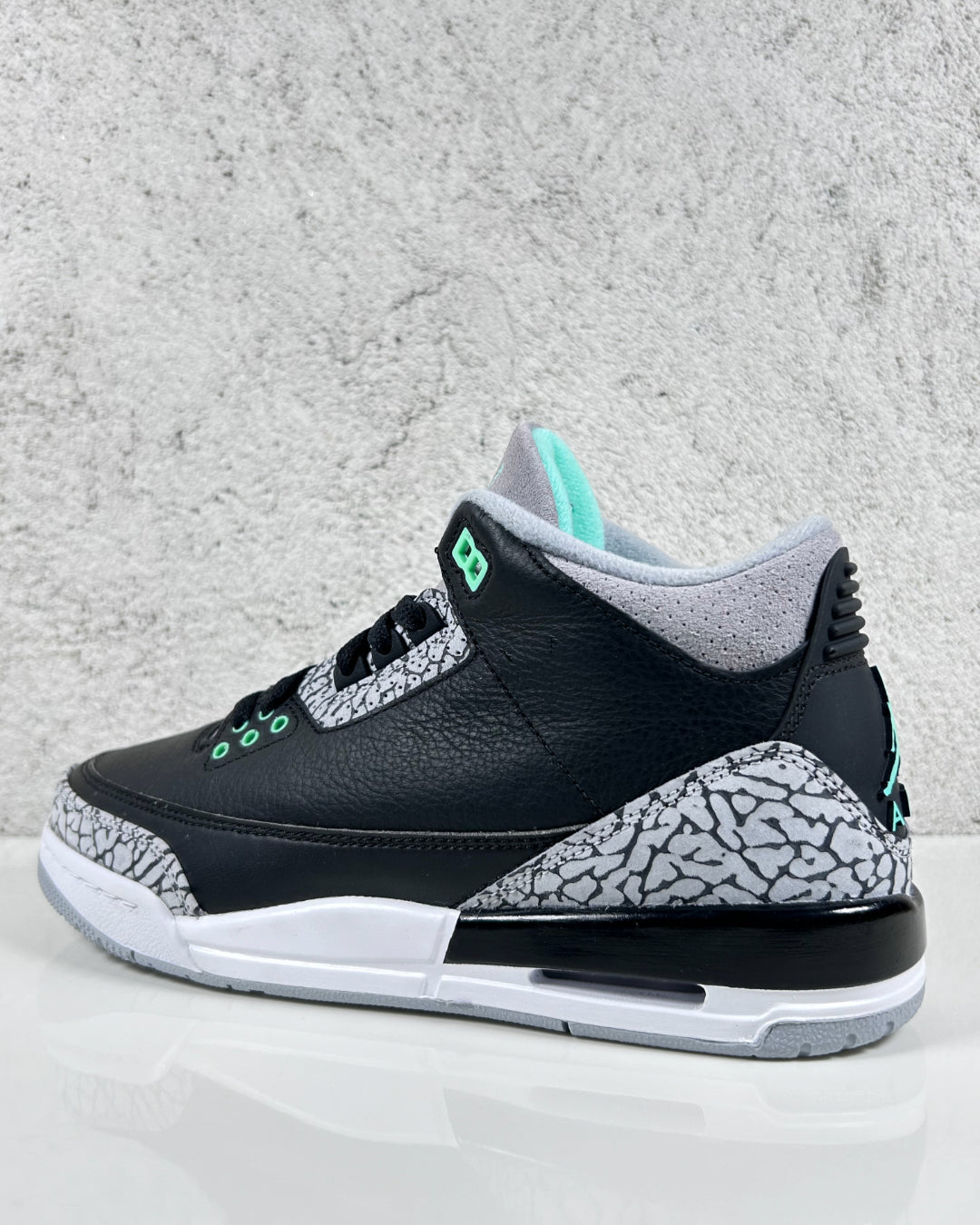 Air Jordan 3 Retro Green Glow