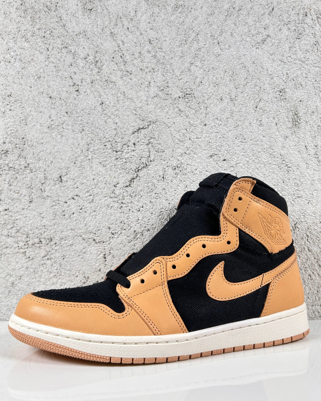 Jordan 1 Retro High OG Heirloom