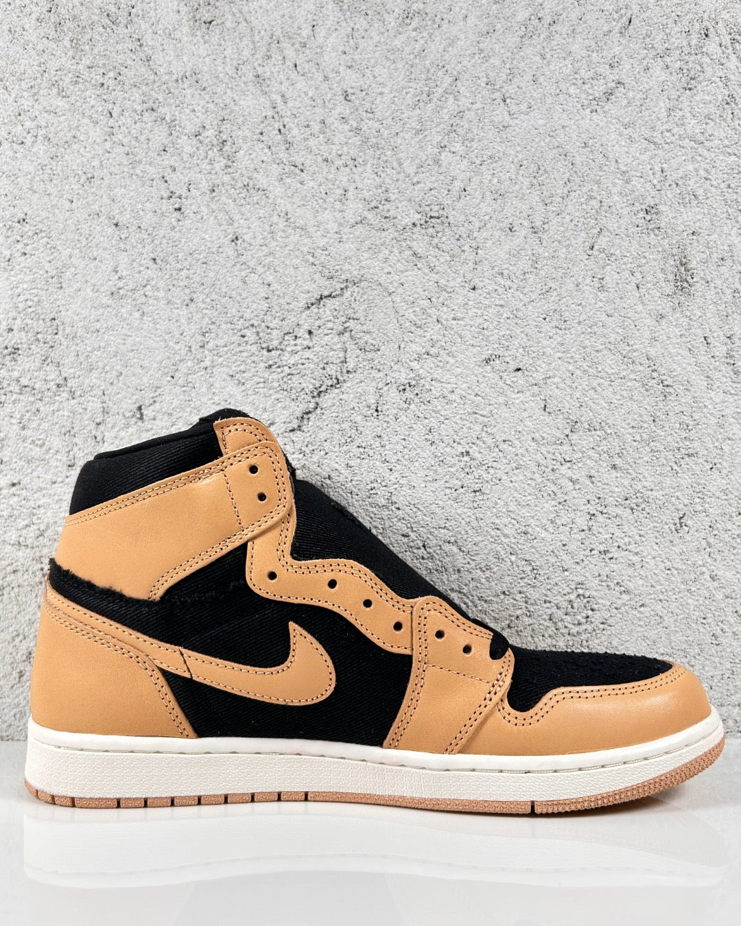 Jordan 1 Retro High OG Heirloom