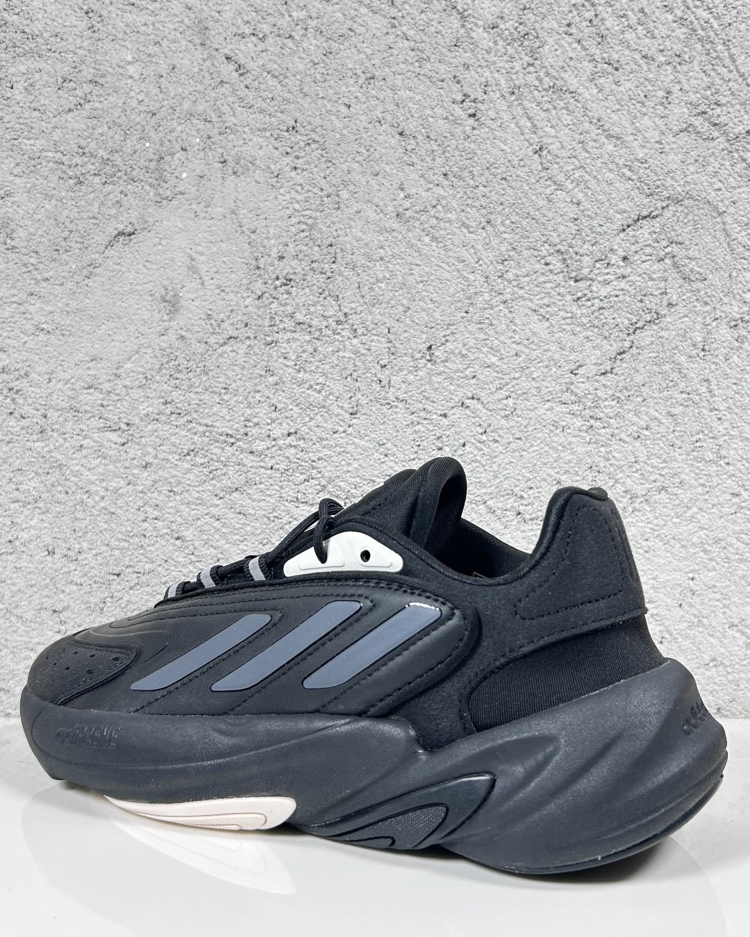 Adidas Ozelia Black