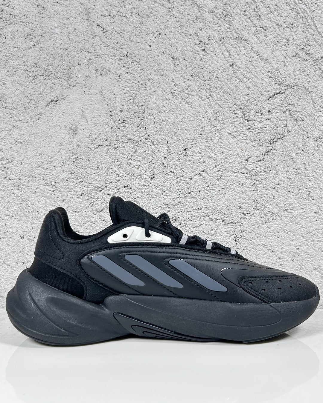 Adidas Ozelia Black