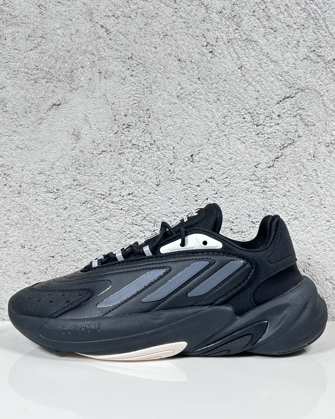 Adidas Ozelia Black